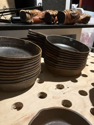 Lodge Cast Iron Skillet And Pans - Thumbnail 10
