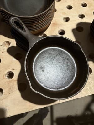 Lodge Cast Iron Skillet And Pans - Thumbnail 8