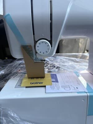 (NEW) Brother JX2517 Lightweight & Full Size Sewing Machine Never Used - Thumbnail 3