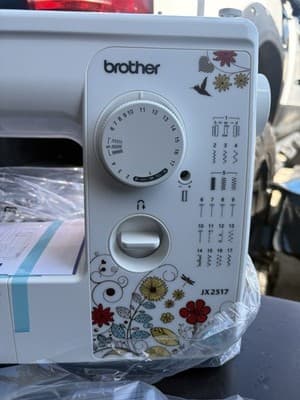 (NEW) Brother JX2517 Lightweight & Full Size Sewing Machine Never Used - Thumbnail 2