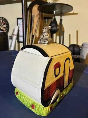 Cookie Jars With Camping Bears 2 Pack - Thumbnail 3
