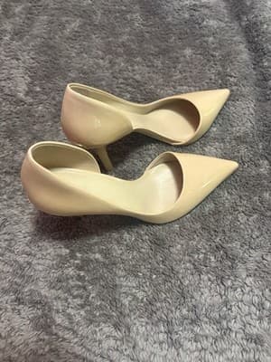 Michael Kors d'orsay Nude Beige Patent Leather Heels Worn Once 9 - Thumbnail 2