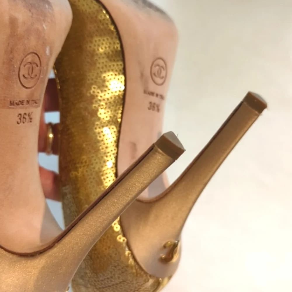 CHANEL Quilted Sequin‎ Satin round toe gold celebrity heels size 6.5 - Thumbnail 10