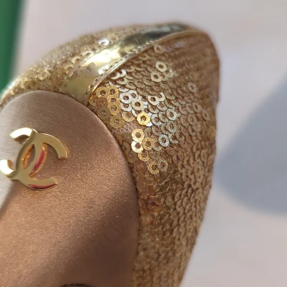 CHANEL Quilted Sequin‎ Satin round toe gold celebrity heels size 6.5 - Thumbnail 13