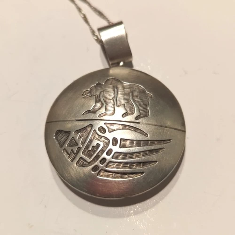 Vintage Navajo Sterling silver bear necklace