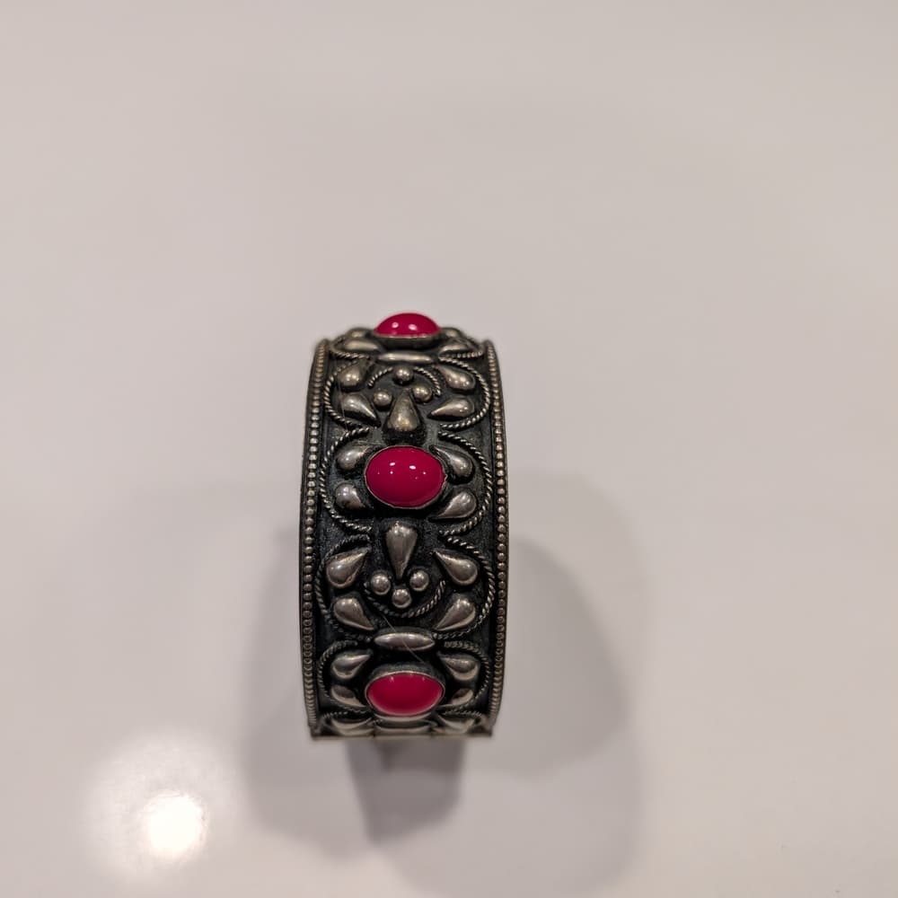 Vintage Italy Repousse Alpacca Silver Floral Cuff Bracelet Red Cabochons