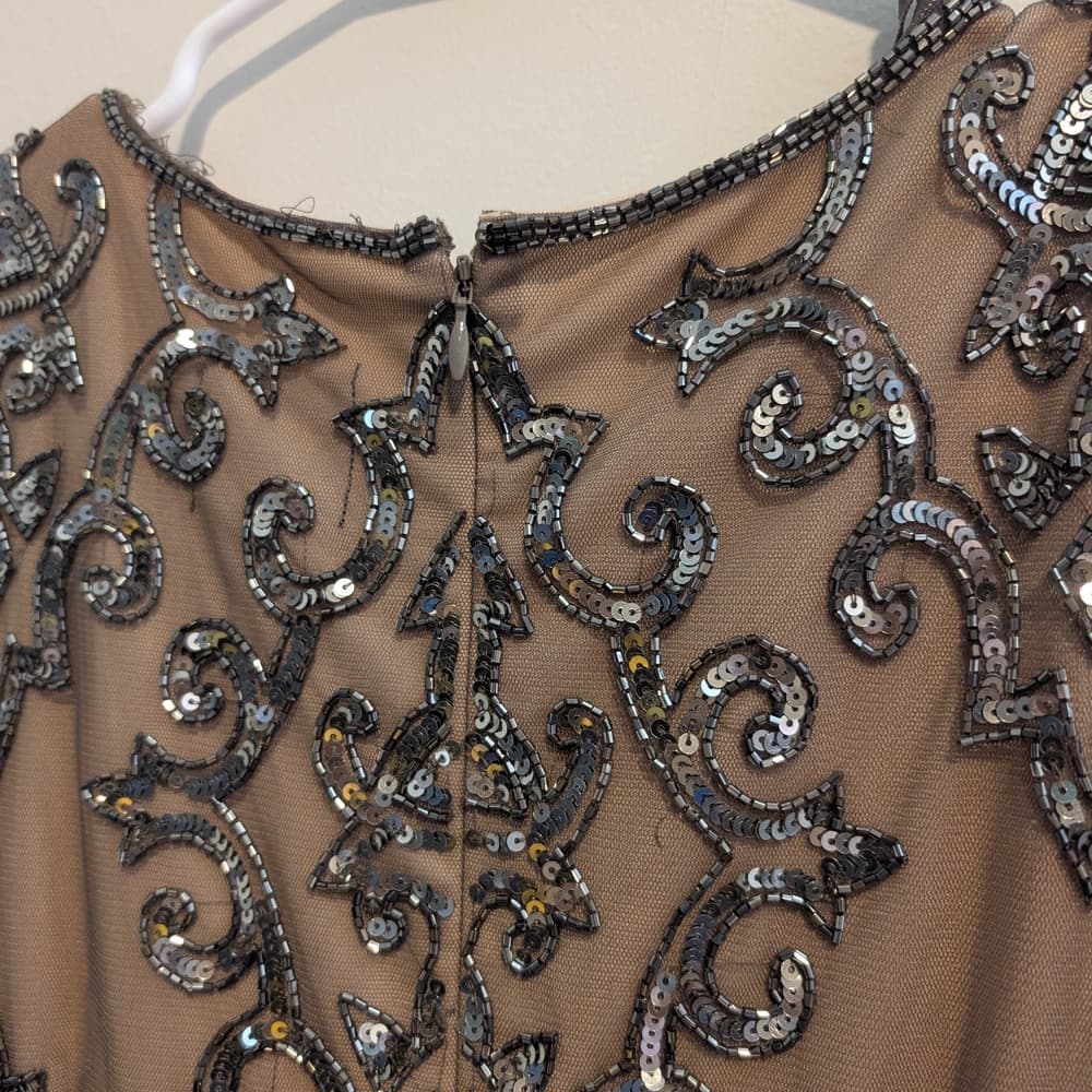 Adrianna Papell Taupe Mesh Midi Silver Sequin Embellishment Dress Size 4 - Thumbnail 4