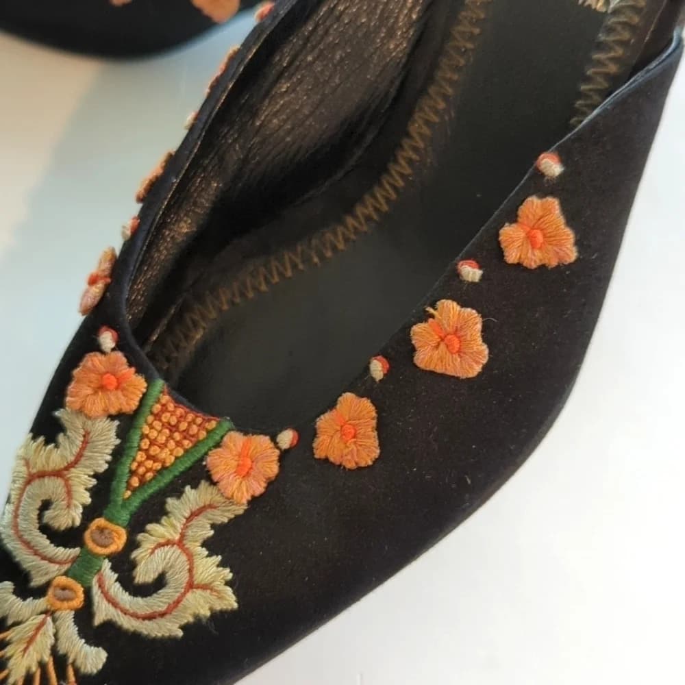 Fendi Vintage Embroidered black satin Boho kitten Heels size 6 - Thumbnail 7