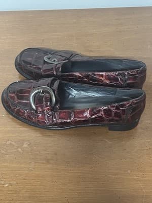 Stuart Weitzman Shoes Loafers Flats Burgundy Croc Patent Leather Buckle Size 9 - Thumbnail 2