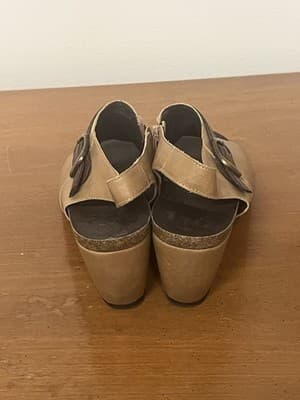 Boutique by Corkys Music Open Toe Comfort Brown Wedge Strap Buckle sz 10 - Thumbnail 3