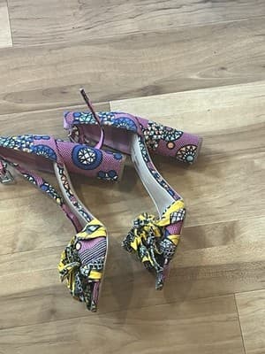 Gianni Bini Size 9 Pink, Yellow, Blue Ankle Strap Peep Toe Stylish Sandal - Thumbnail 3