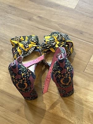 Gianni Bini Size 9 Pink, Yellow, Blue Ankle Strap Peep Toe Stylish Sandal - Thumbnail 4