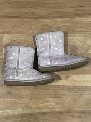 Girls Ugg Boots Shoes Uggs Kids Classic Short II Stars Lilac Size 2 US - Thumbnail 2