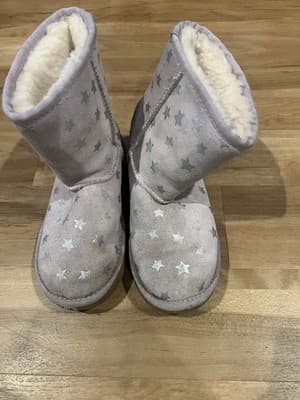 Girls Ugg Boots Shoes Uggs Kids Classic Short II Stars Lilac Size 2 US - Thumbnail 6