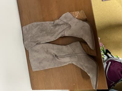 Oasis Society High Suede boots Size 7.5 Grey Color - Thumbnail 3