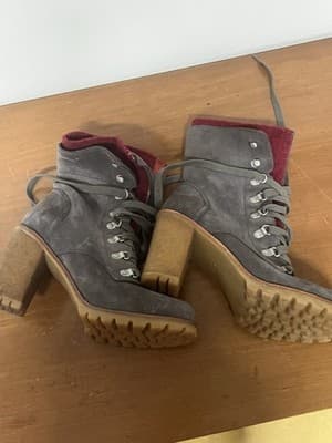 UGG Australia Boots Women sz 8 gray/burgundy zip Lace Up Combat Heel Ladies - Thumbnail 2