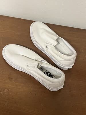 Vans Men’s 6.5 Women’s 8 Classic Slip On in True White Everyday Sneakers - Thumbnail 3