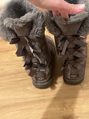 UGG Bailey Bow Tall II Boots Grey Sheepskin Suede Triple Satin Bows Grey Size 4 - Thumbnail 3