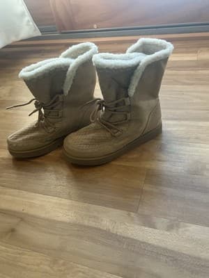Lands End Slipper Boot Youth Girls 2M Tan Sherpa Lined Lace Up NEW - Thumbnail 2