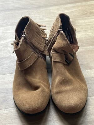 Minnetonka Rancho Brown Suede Fringe Ankle Boots Womens Size 6 Western Boho Zip