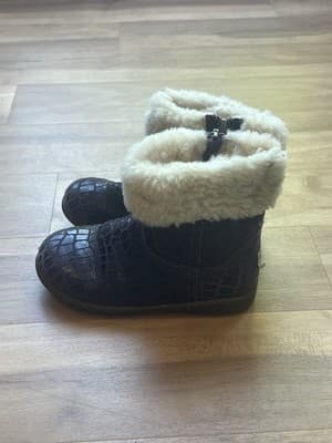 Ugg Girls boots Jorie Croc / girls size 2/ Purple Winter - Thumbnail 4