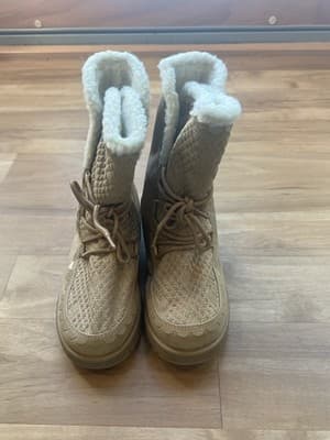 Lands End Slipper Boot Youth Girls 2M Tan Sherpa Lined Lace Up NEW