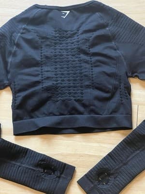 Gymshark Womens Crop Top. Mesh Laser Cut Out Long Sleeve Color Black Sz Small - Thumbnail 4