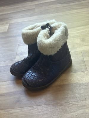 Ugg Girls boots Jorie Croc / girls size 2/ Purple Winter - Thumbnail 5