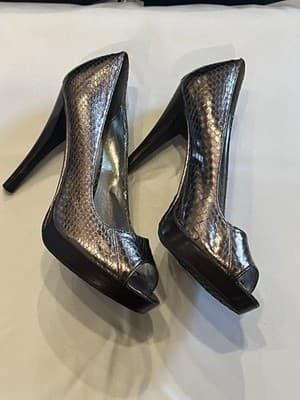 Calvin Klein Lux Snake Peep Toe Pump Stiletto Patent Bronze 6.5M - Thumbnail 2