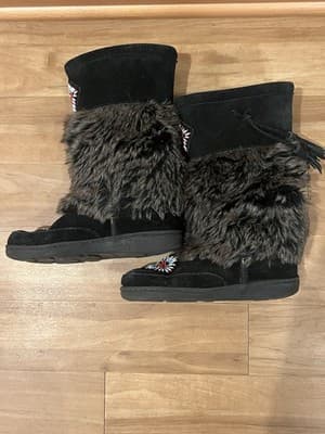 Minnetonka Women 5 Mukluk Moccasin Boots Beaded Black Boho Western Indie Sleaze - Thumbnail 6