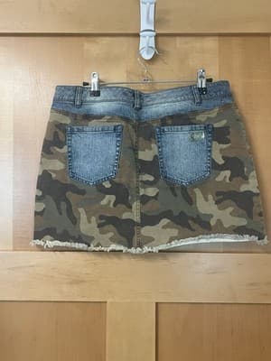 NW RETRO TRENDY MICHAEL KORS DISTRESSED CAMO Denim Skirt SIZE US 8 - Thumbnail 2