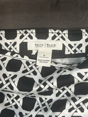 White House Black Market mini Skort Size 4 Excellent Condition - Thumbnail 3