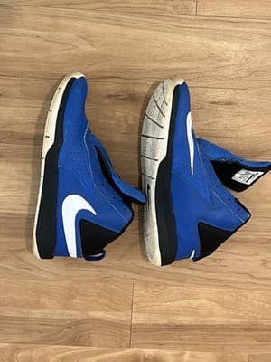 Nike Team Hustle DT Basketball Shoe - Blue / Black Youth Size 7 - Thumbnail 3
