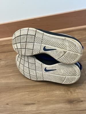 Nike Team Hustle DT Basketball Shoe - Blue / Black Youth Size 7 - Thumbnail 6