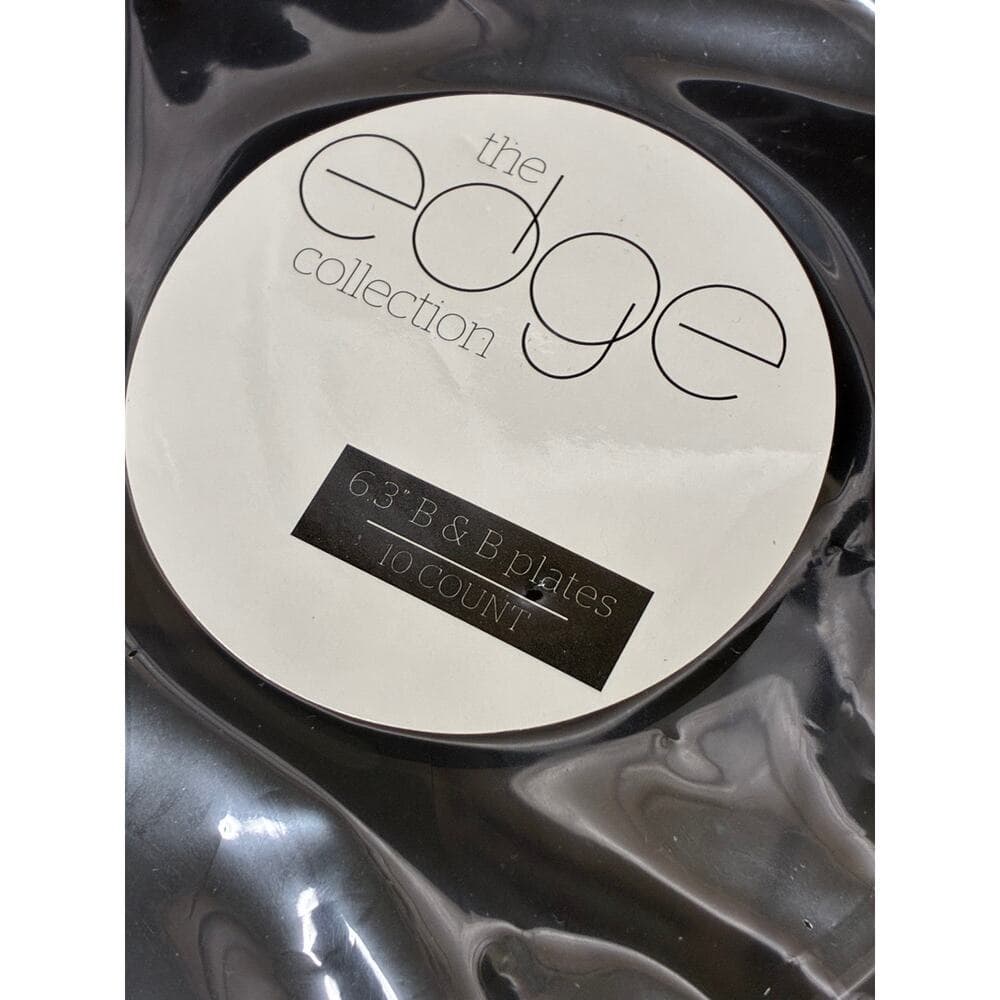 The edge Collection 6.3” B & B Plates 30 Count Black