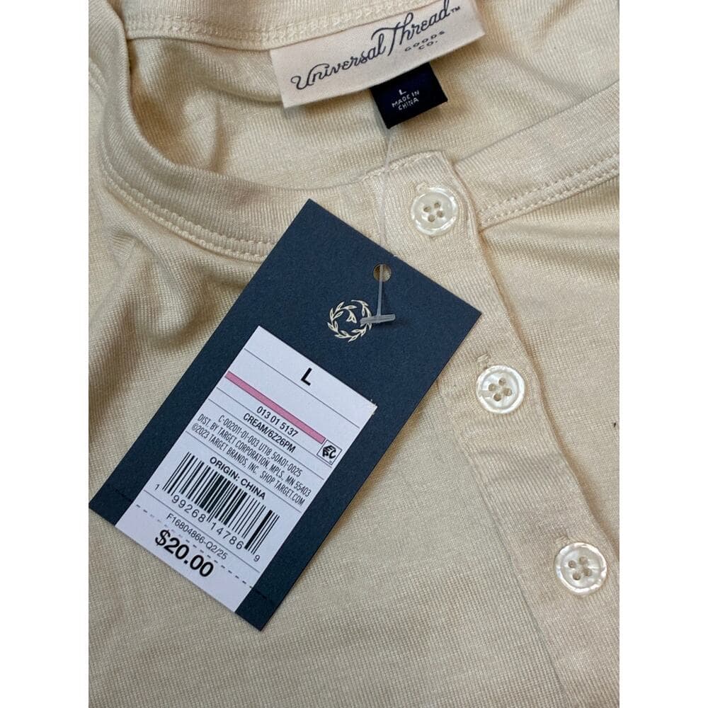 Universal thread Women’s Long Sleeve Top With 6 Buttons On it Size Large - Thumbnail 3