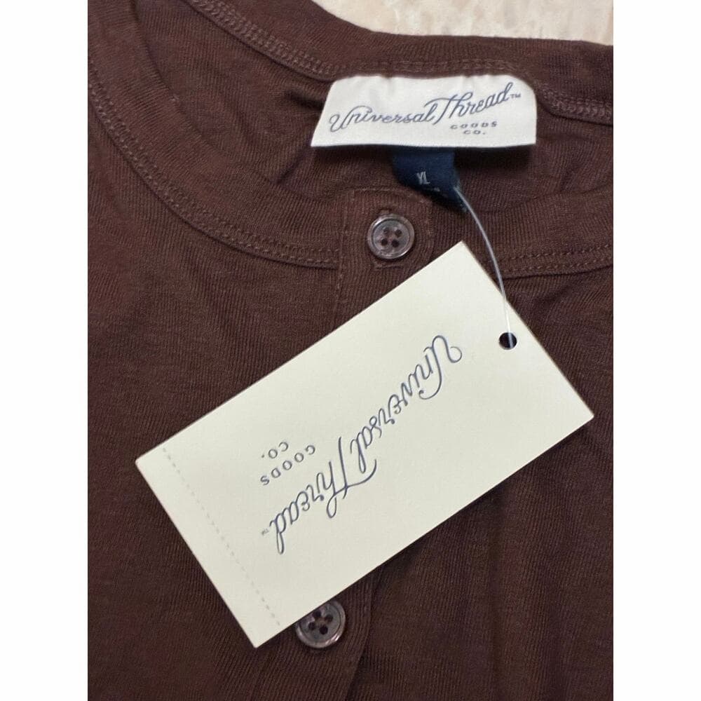 Universal thread Women’s Long Sleeve Top With 6 Buttons On it Size X-Large Brown - Thumbnail 4