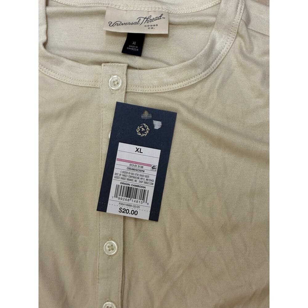 Universal thread Women’s Long Sleeve Top With 6 Buttons On it Size X-Large - Thumbnail 3