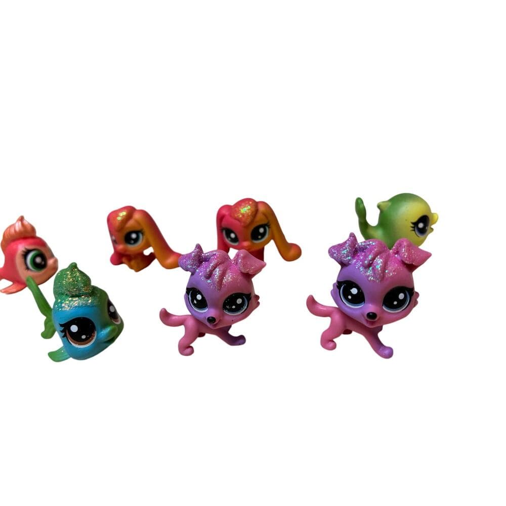 10 Pcs collection of Hasbro Littlest Pet Shop (LPS) mini figures. - Thumbnail 4