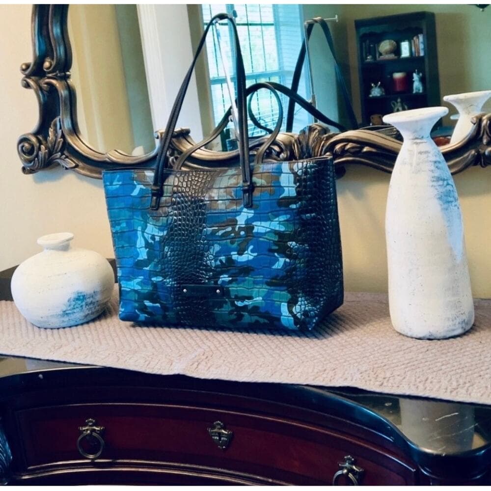 De Vesi L'Amour Crocodile Embossed Blue Camouflage Tote Bag 16”W X 11”L - Thumbnail 5