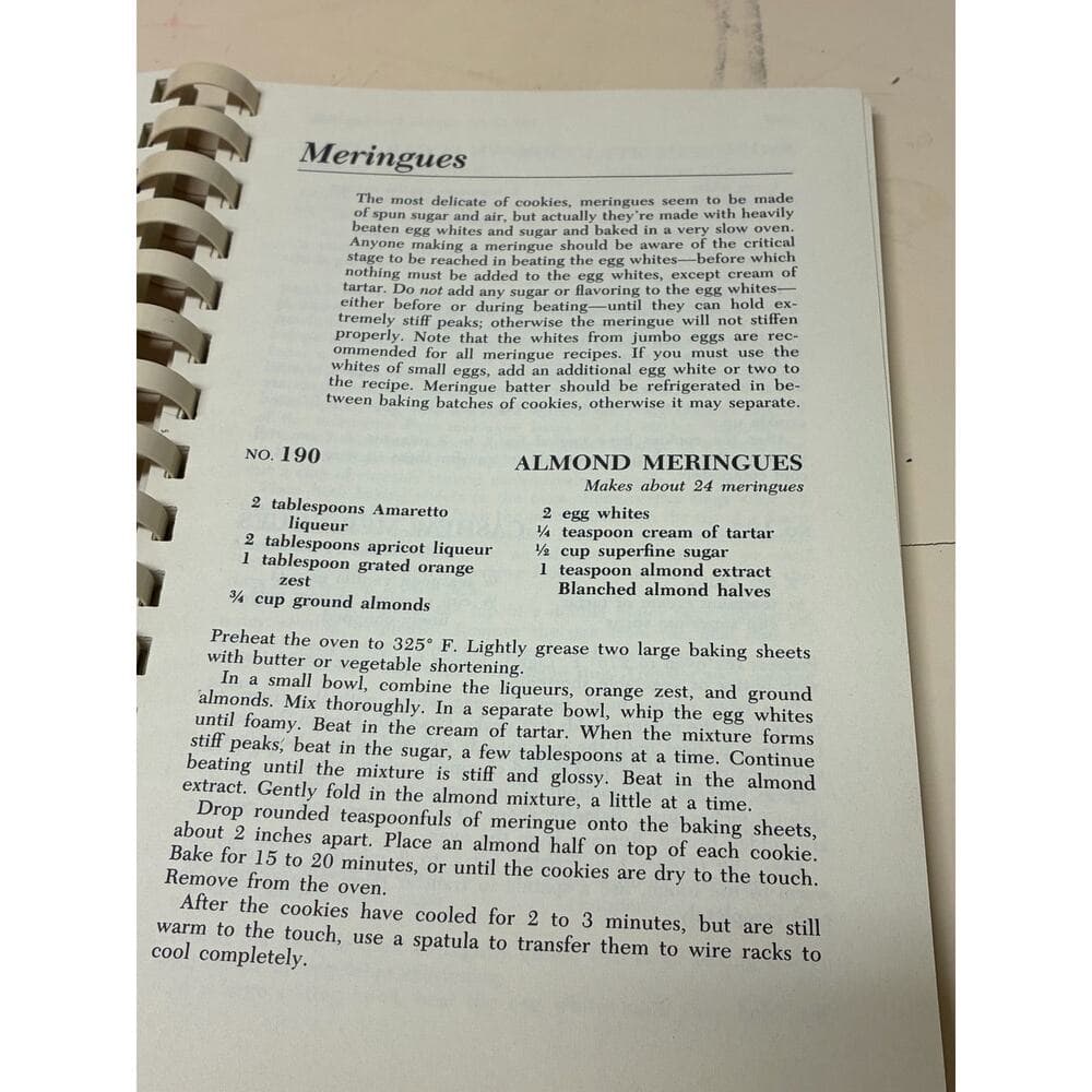 365 GREAT COOKIES YOU CAN BAKE BOOK - Thumbnail 2