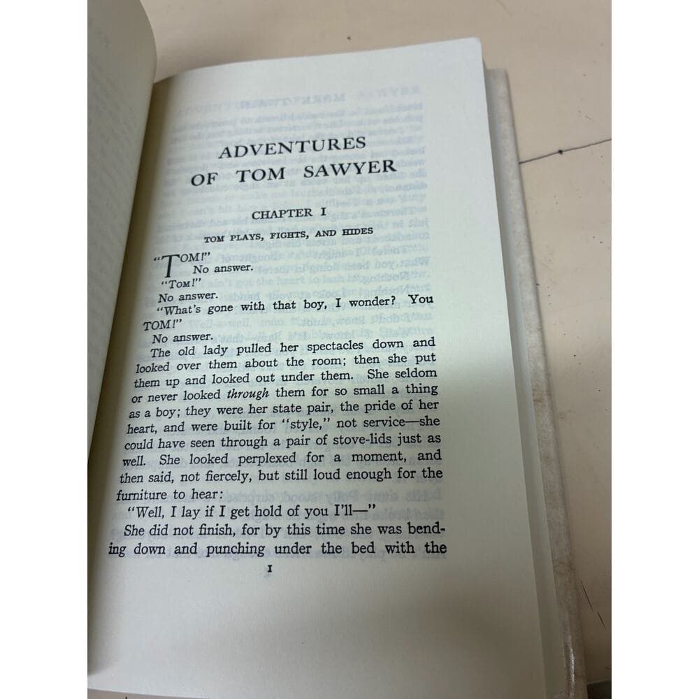 The Adventures of Tom Sawyer MARK TWAIN Book - Thumbnail 2