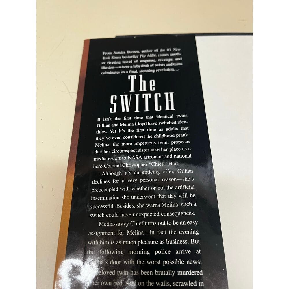 The Switch Sandra Brown HardCover Book - Thumbnail 4
