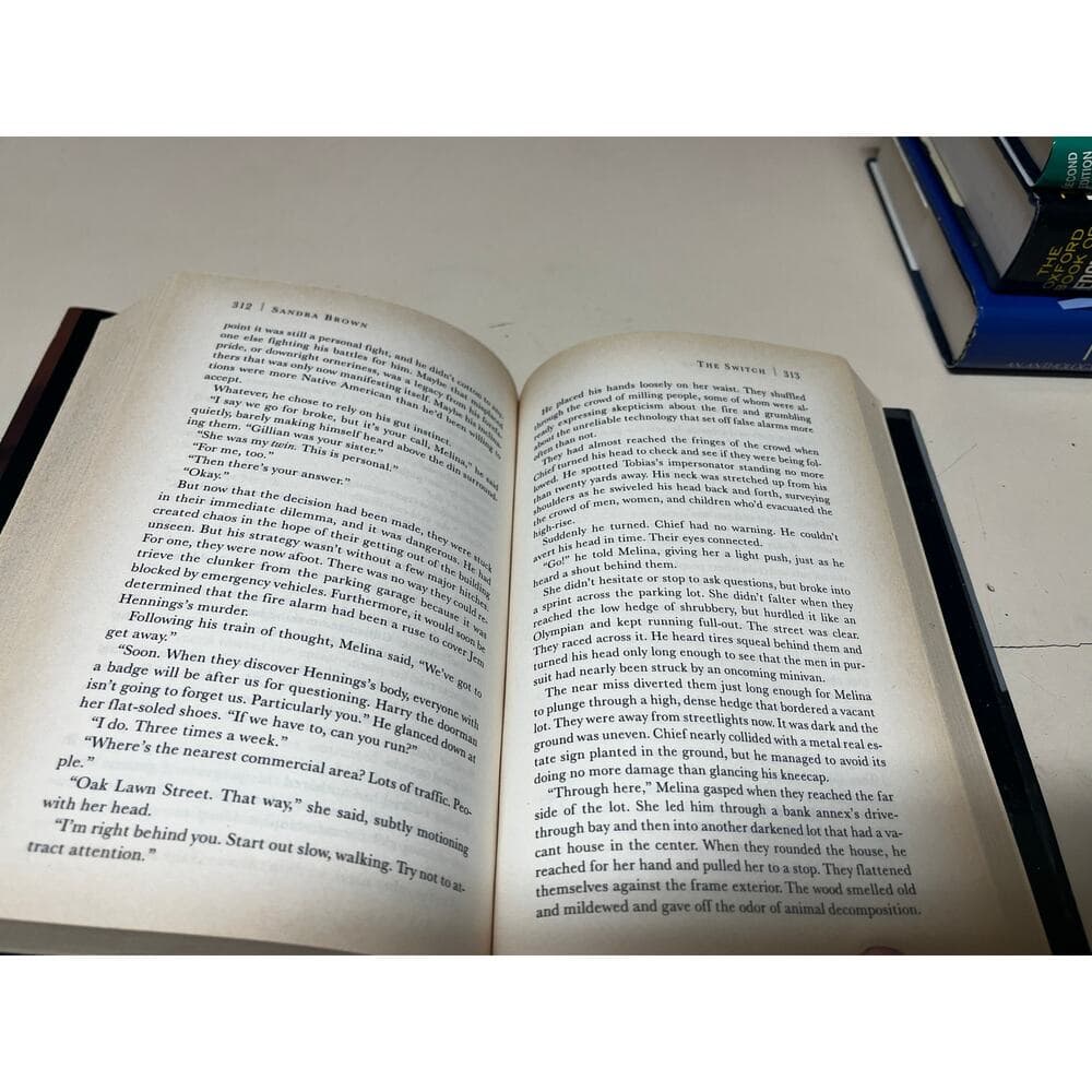 The Switch Sandra Brown HardCover Book - Thumbnail 2
