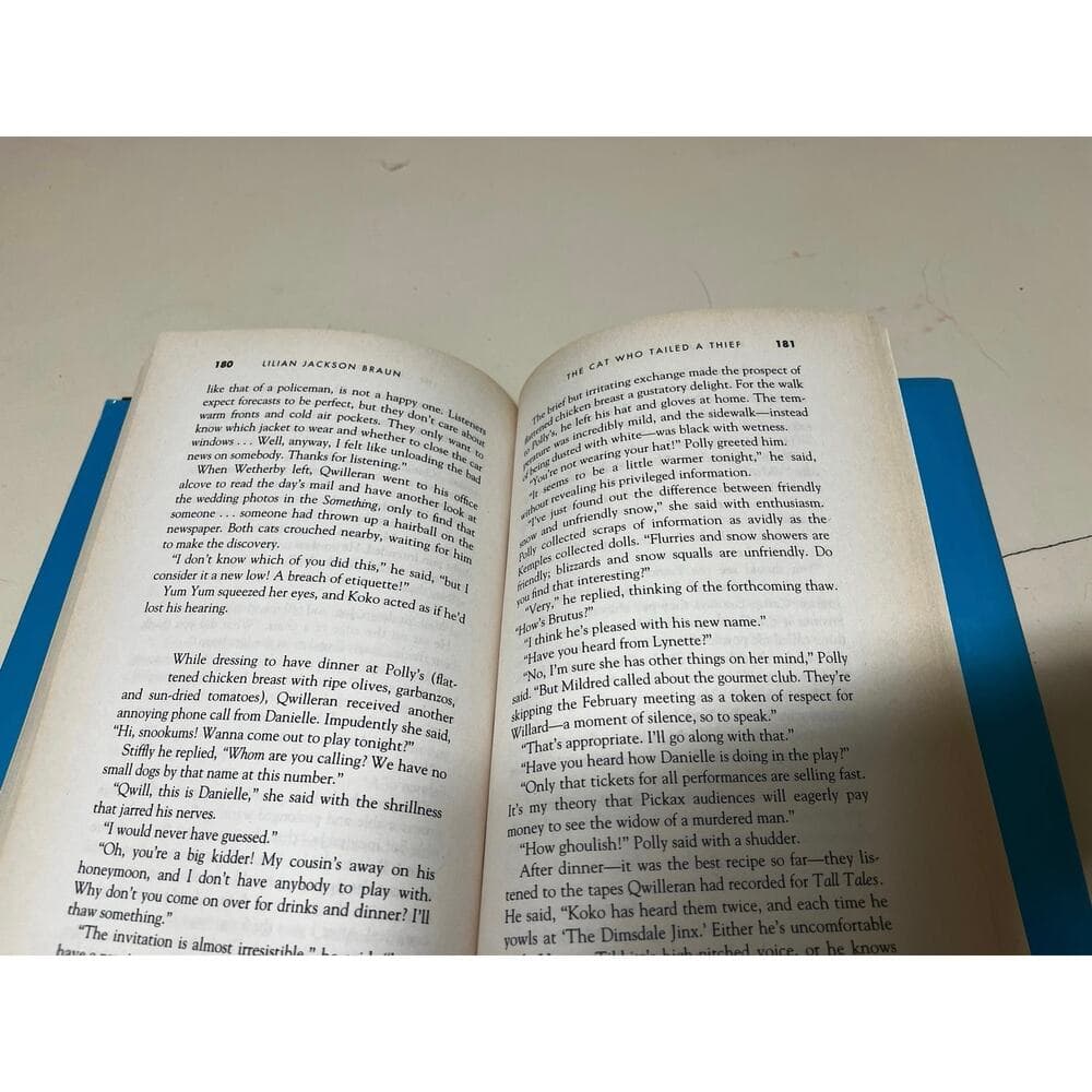 The Cat Who Tailed a Thief Lilian Jackson Braun HardCover Book - Thumbnail 4
