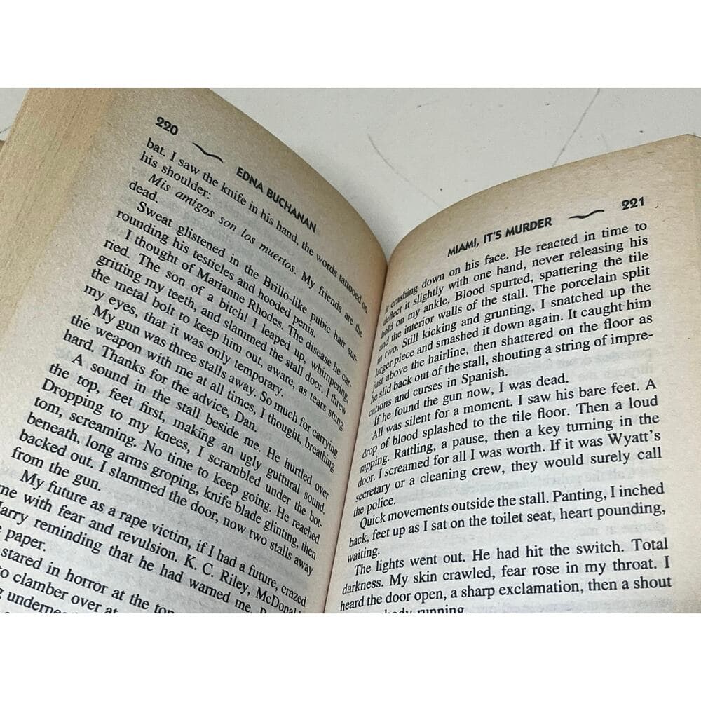 Miami It’s Murder By Edna Buchanan Paper Book - Thumbnail 4
