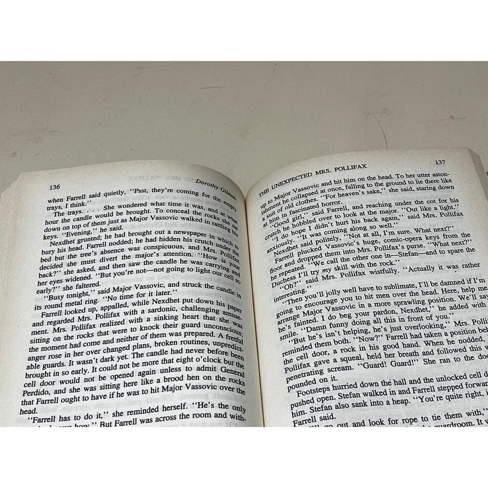 Rare Hardcover Dorothy Gilman The Unexpected Mrs. Pollifax - Thumbnail 2