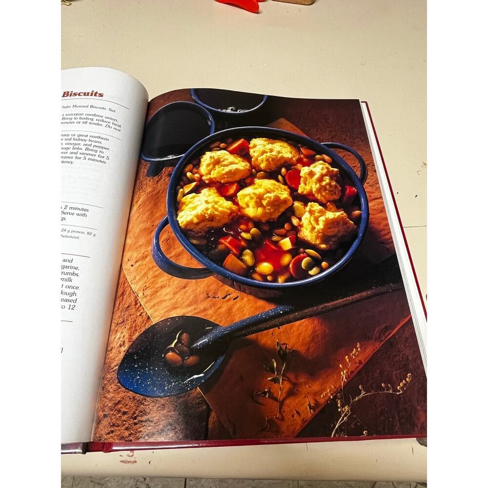 Better Homes and Gardens Comfort Foods Hardcover Book - Thumbnail 3