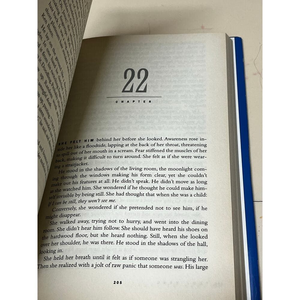Dust to Dust Hardcover Book Tami Hoag - Thumbnail 4