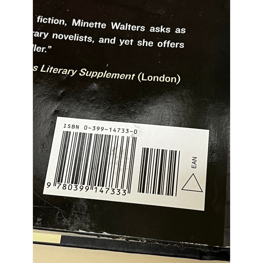 The Shape Of Snakes By Minette Walters Hardcover Book - Thumbnail 2